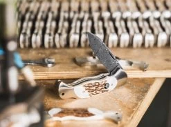 Scout Spearpoint Hirschhorn Damast -Messerladen boeker manufaktur solingen scout spearpoint hirschhorn damast 112201dam 4 1280x1280